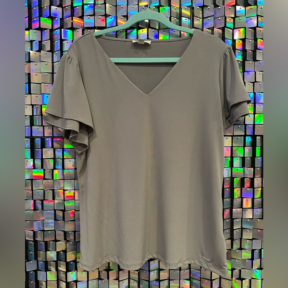 Calvin Klein V-Neck Flutter Sleeve Blouse – Size XL